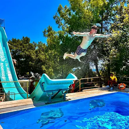 Hotell Daima Biz - Dolusu Aquapark Access