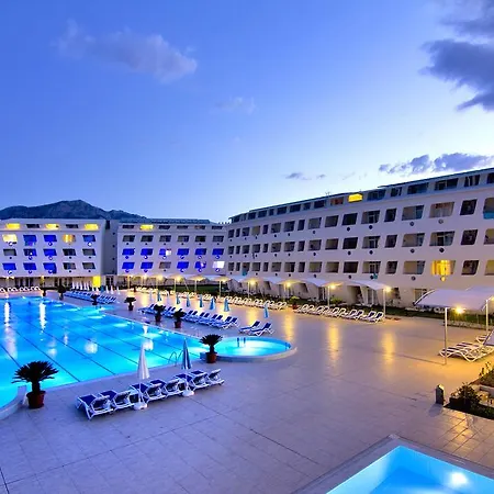 Daima Biz - Dolusu Aquapark Access Hotell Kemer